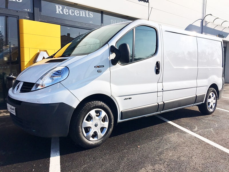 https://www.garagegasquet-renault.fr/wp-content/uploads/2018/02/RENAULT-TRAFIC-II-GRAND-CONFORT_1.jpg