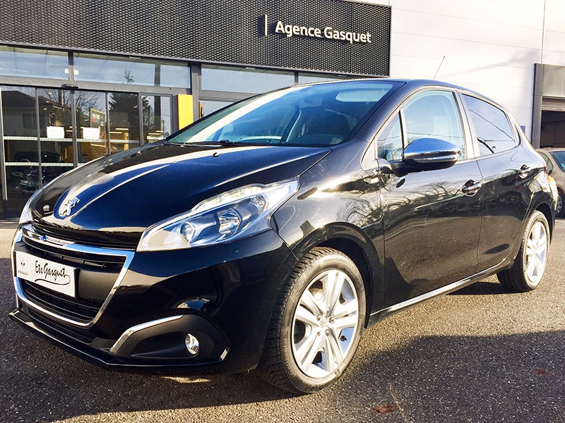 PEUGEOT 208 1,2 PURETECH 82 STYLE